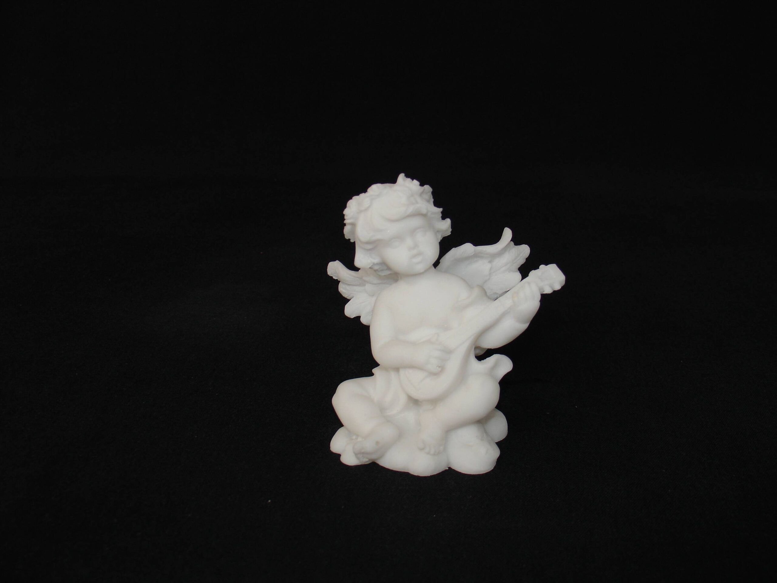 Angel playing mandolin statue — image 2