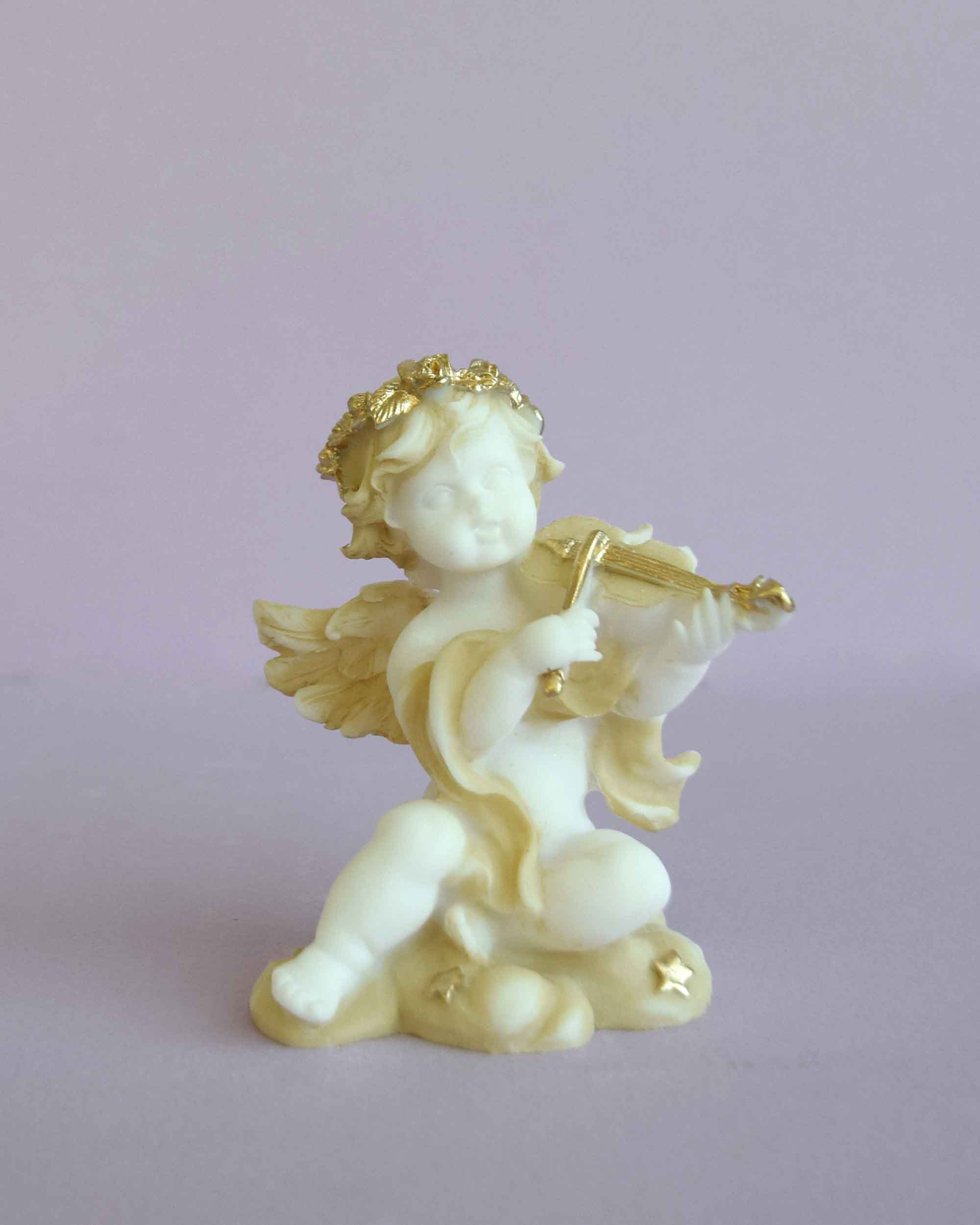 Angel playing violin statue — image 3