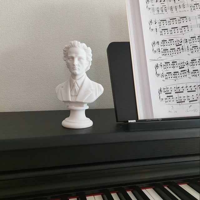 Frederic Chopin bust statue — image 2