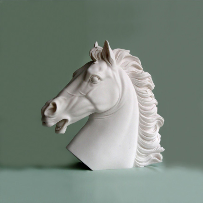 Horse statue bust — image 4