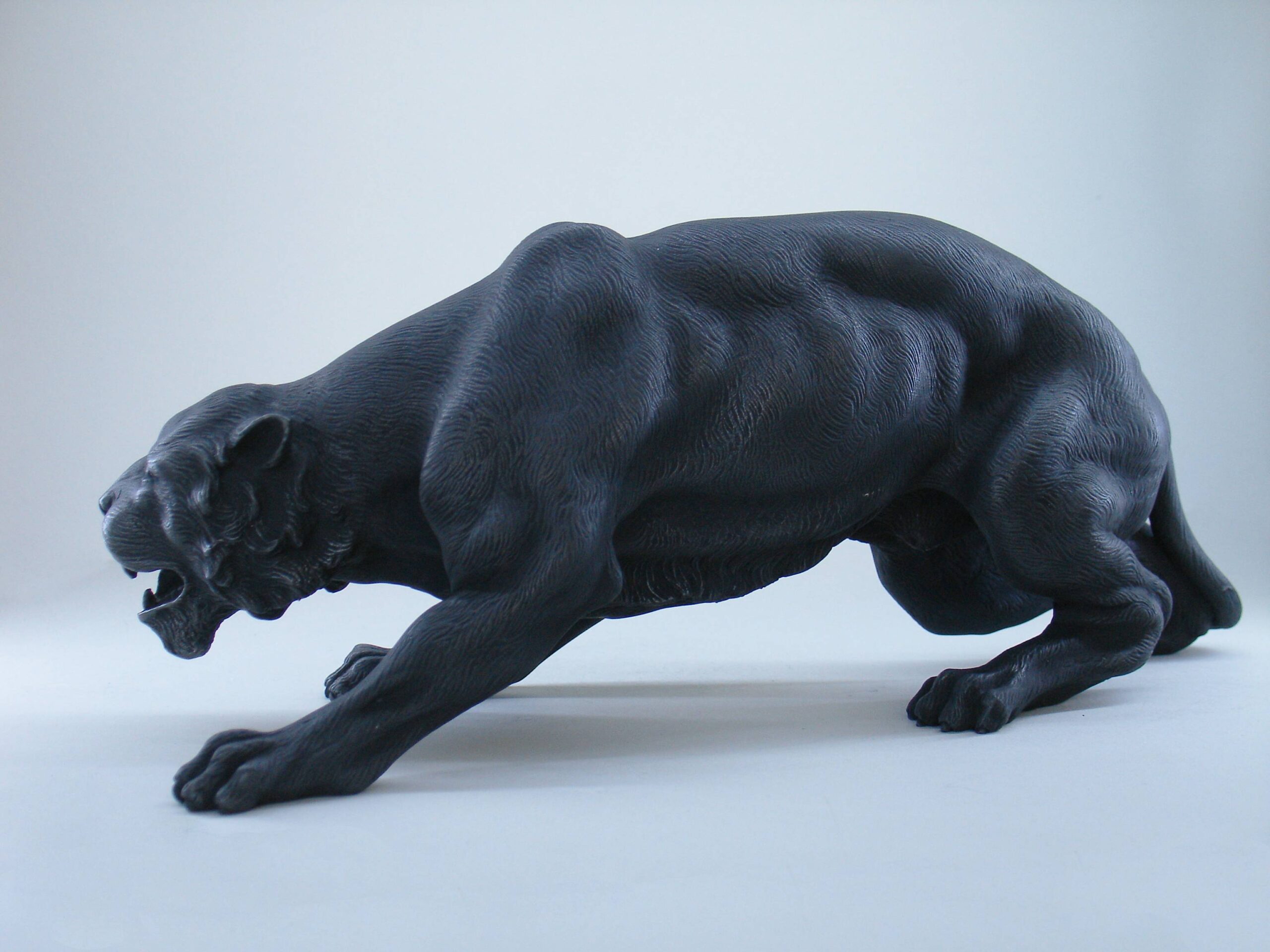Jaguar statue that roars — image 2