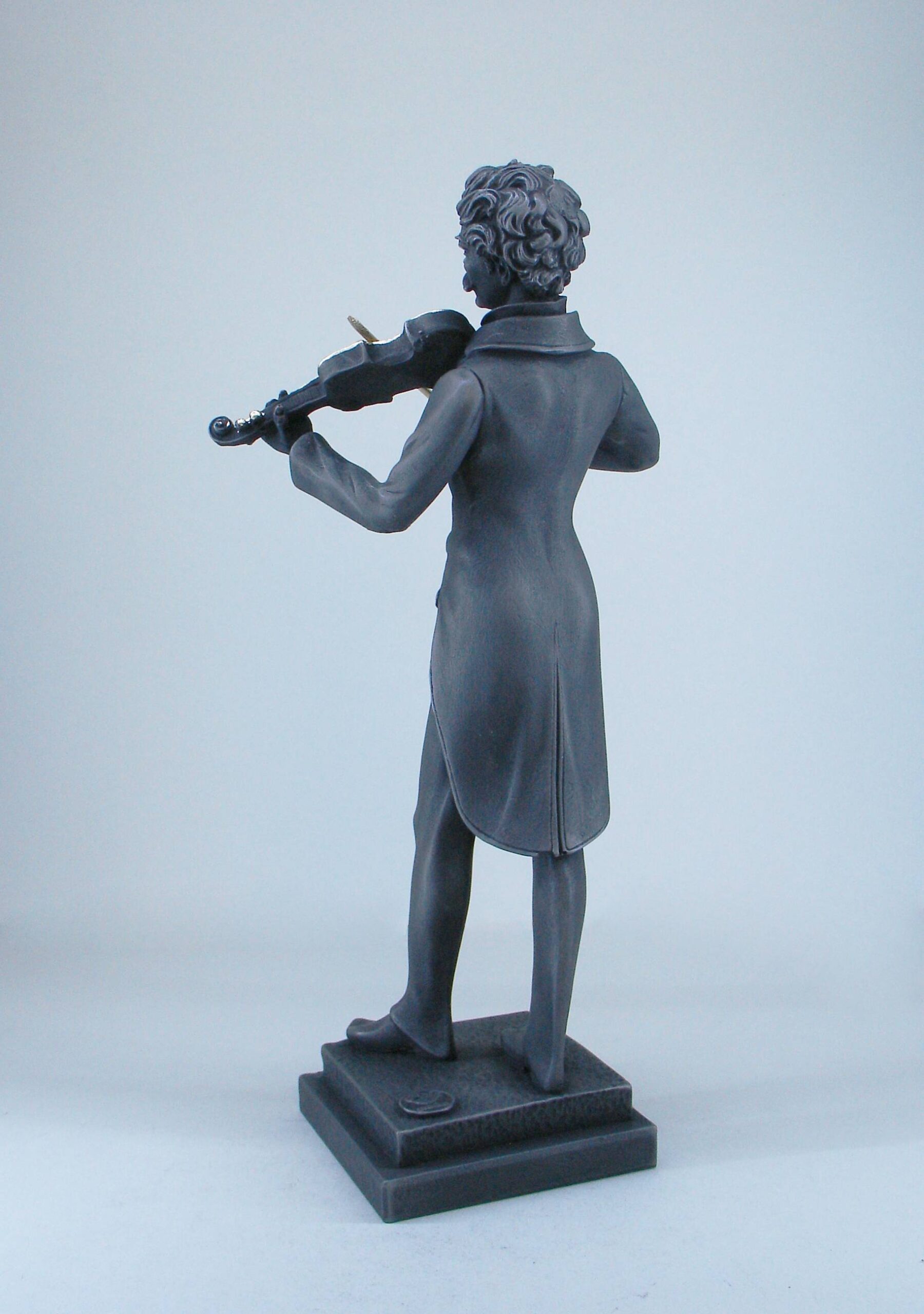 Johann Strauss statue — image 2