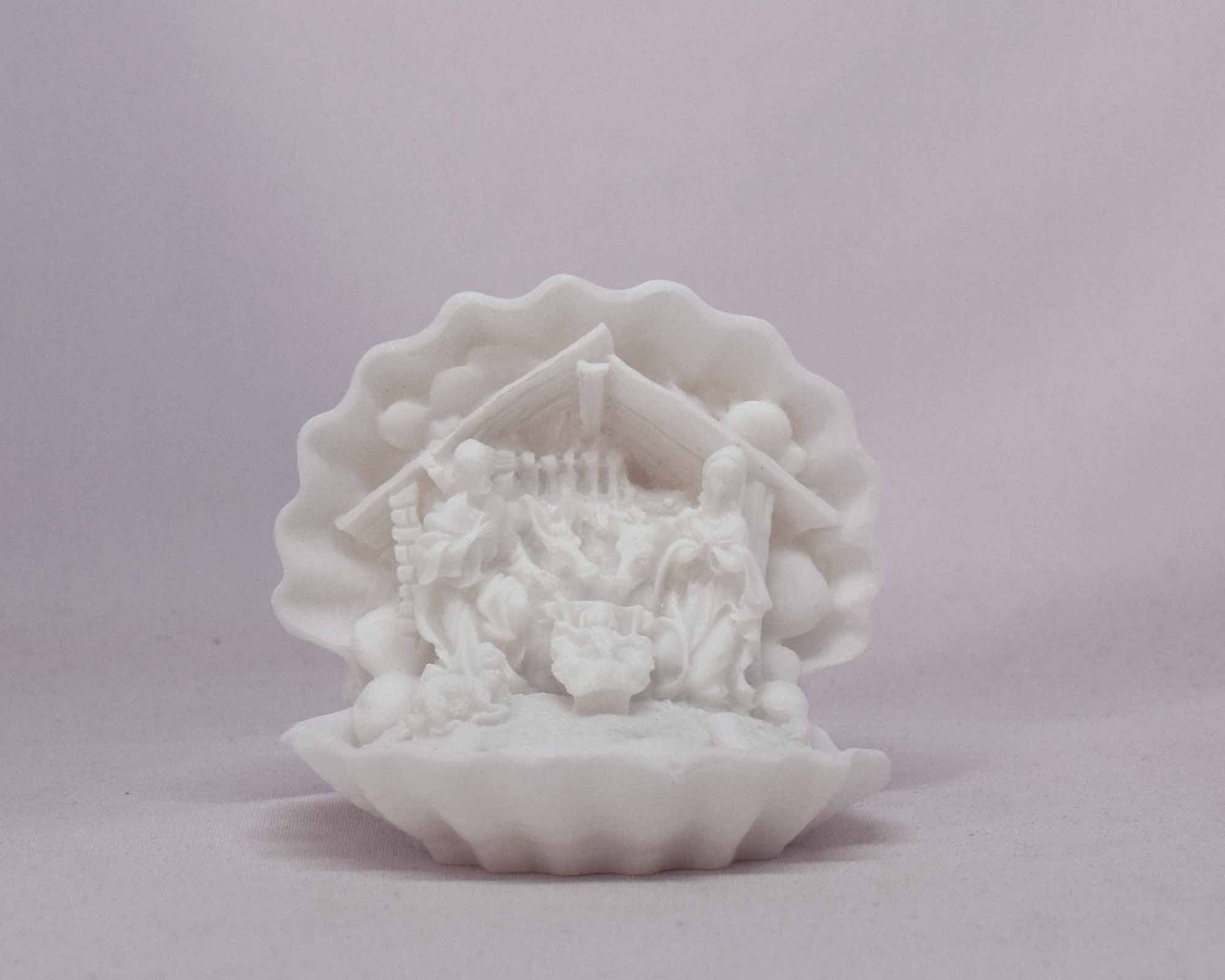 Manger in a Shell — image 2