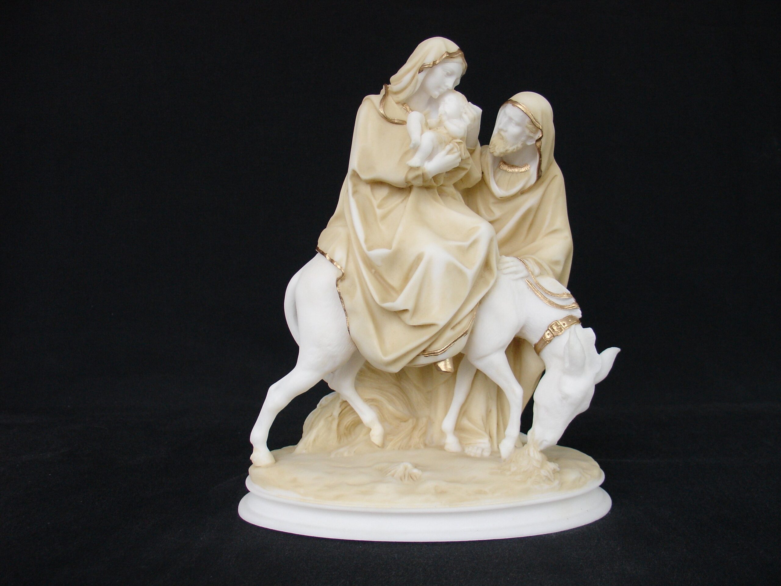 The Holy Family statue — image 2
