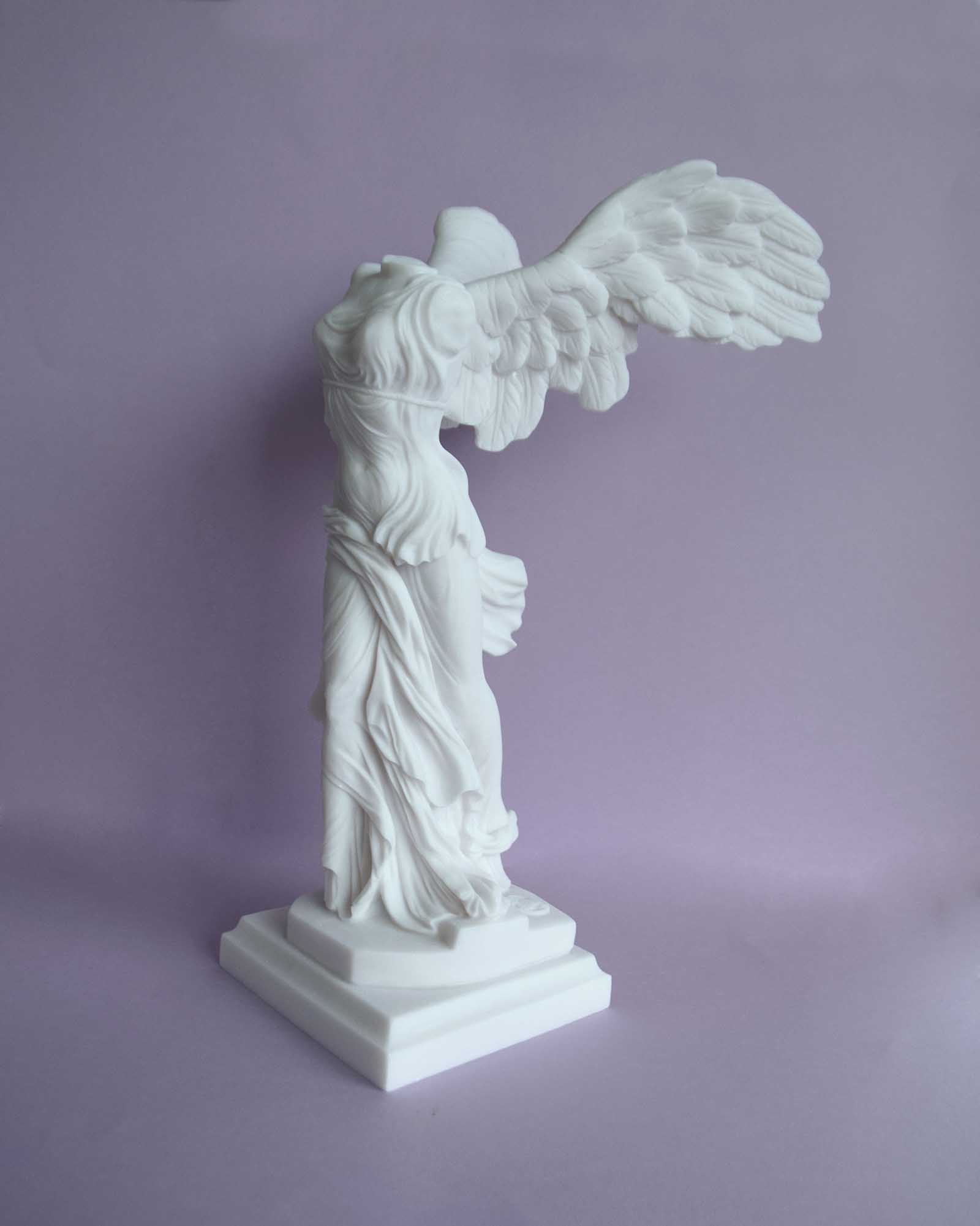 Victory of Samothrace replica — image 2