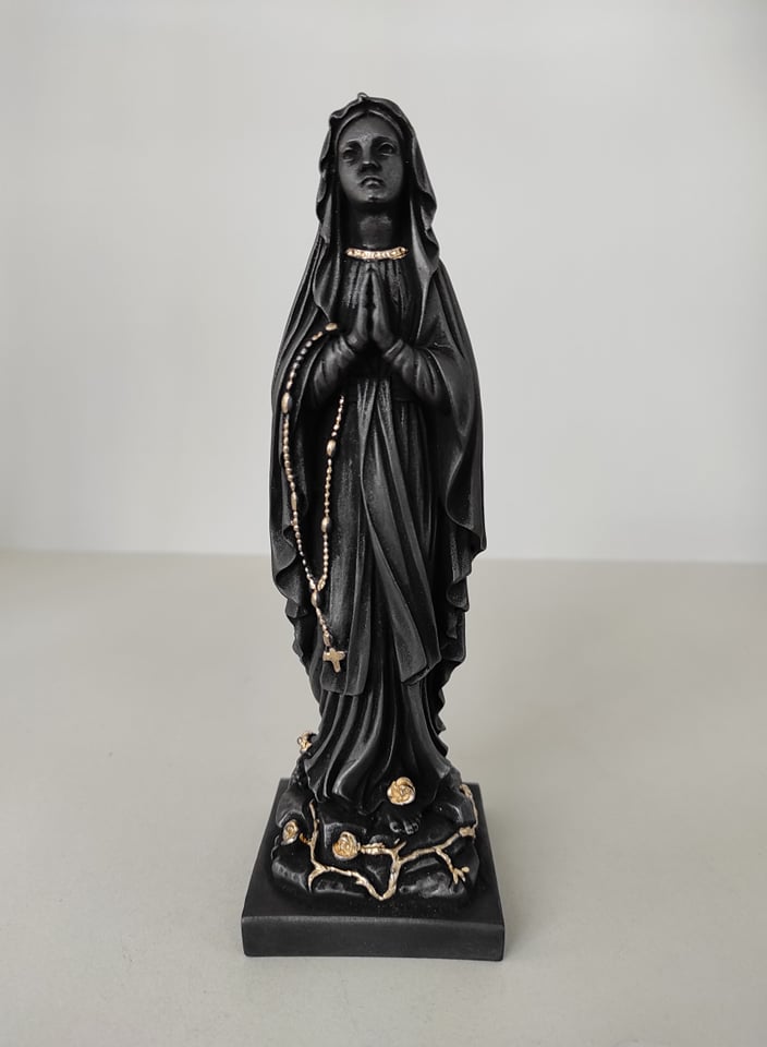 Virgin Mary praying statue — image 5