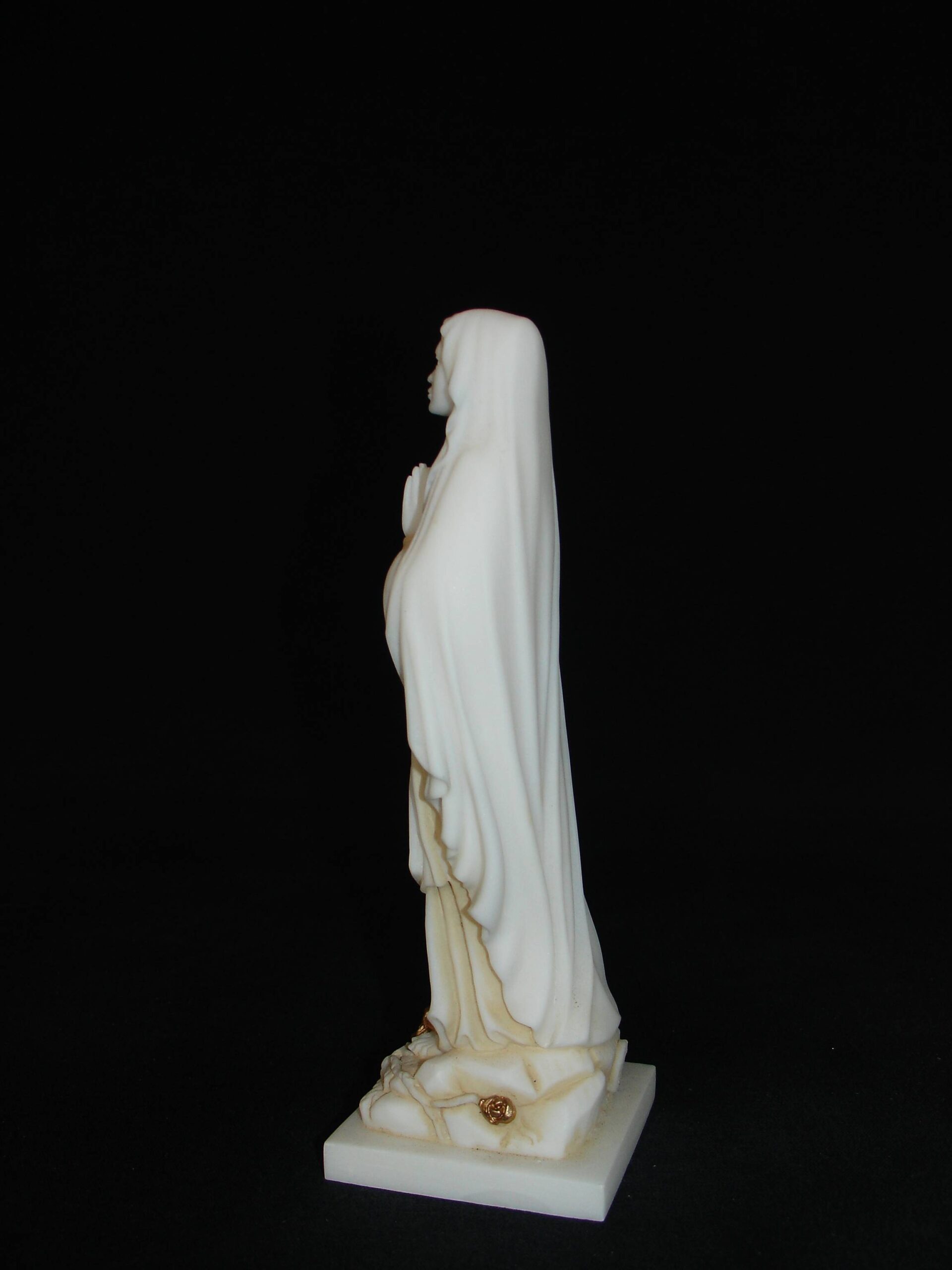 Virgin Mary praying statue — image 3